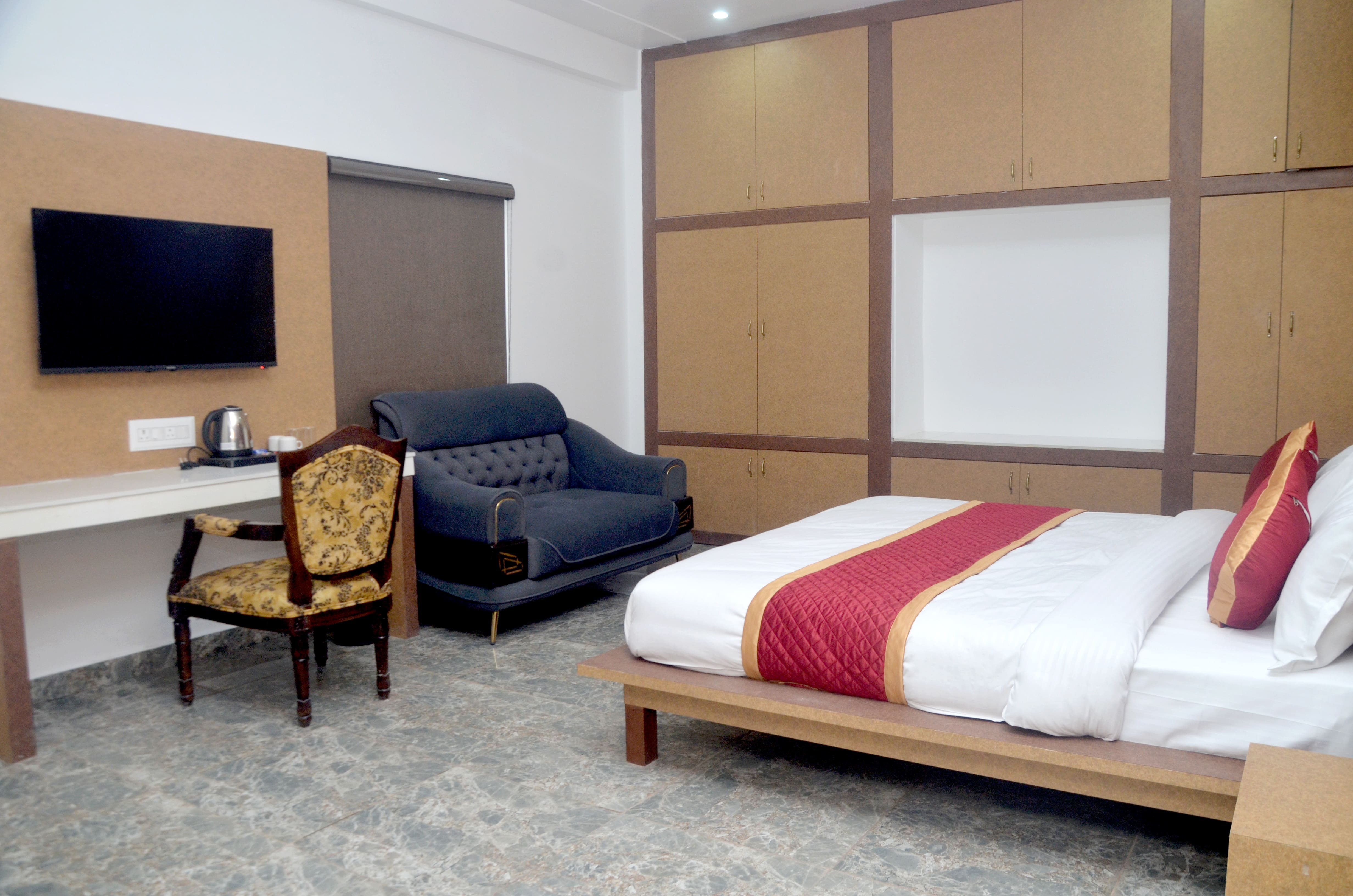 Luxury Suite 2